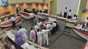 Chandigarh MC House Meeting: चंडीगढ़ नगर निगम हाउस मीटिंग में हंगामा, मेयर का कांग्रेस पार्षद पर तंज, विकास कार्यों पर भी घमासान