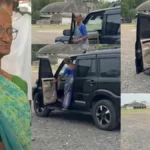 Dadi Viral: राजकोट की 72 वर्षीय मंजूबेन की ‘रॉयल एंट्री’, काली कार से उतरीं तो दुनिया बोली- स्वैग हो तो ऐसा!