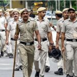 Delhi News: दिल्ली पुलिस ने कानून-व्यवस्था की स्थिति के मद्देनजर सभी कर्मियों की छुट्टियां रद्द कीं