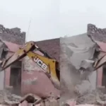 Kaithal News: कैथल में नशा तस्करों पर बड़ा प्रहार, सिरटा रोड पर 3 तस्करों के मकानों पर चला पुलिस का बुलडोजर