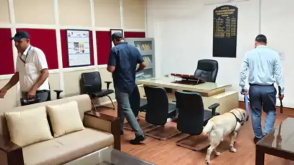Panchkula Court Bomb Threat: पंचकूला जिला कोर्ट को बम से उड़ाने की धमकी, हाई अलर्ट पर पुलिस