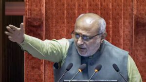 Rajya Sabha: राज्यसभा में विपक्षी सदस्यों का हंगामा, कार्यवाही दिनभर के लिए स्थगित