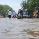 Uttar Pradesh News: यूपी में मानसून का रौद्र रूप, 75 जिलों में भारी बारिश का अलर्ट, नदियां खतरे के निशान के पार