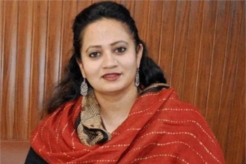  हरियाणा NHM कर्मचारियों को बड़ी सौगात: अब ऑनलाइन मिलेगी छुट्टी, स्वास्थ्य मंत्री ने शुरू किया पोर्टल