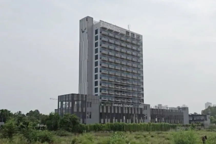  गुरुग्राम ब्रेकिंग: पारस स्क्वायर की 8वीं मंजिल से गिरे आनंद सुब्बाराव, मौके पर ही दर्दनाक मौत