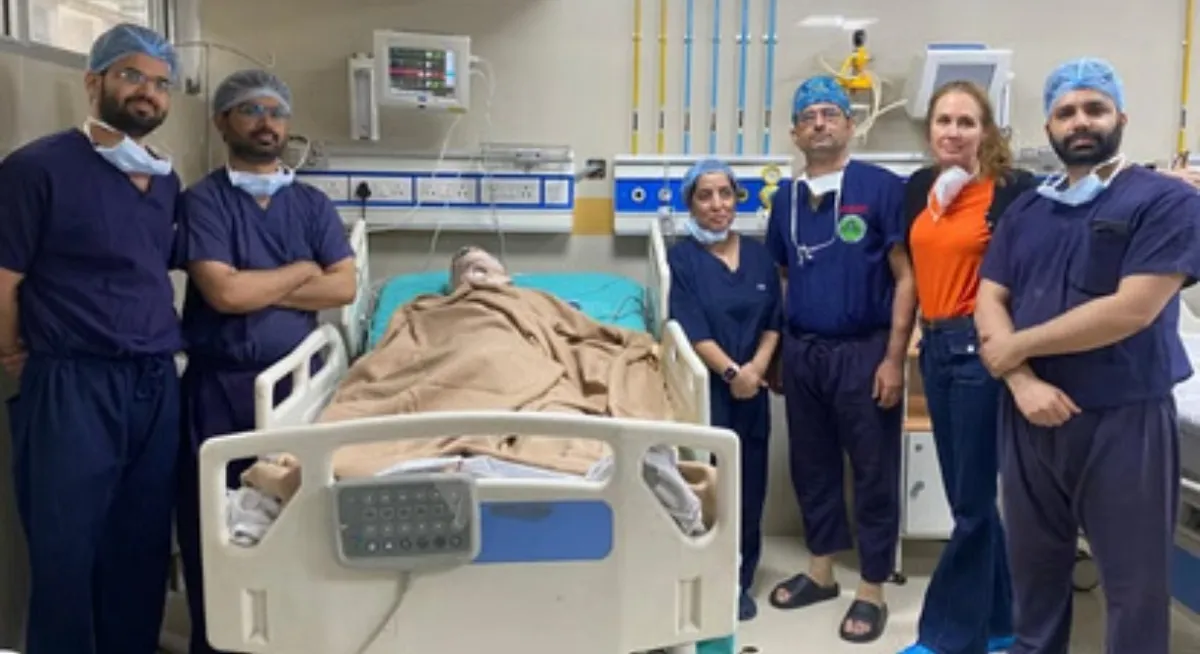  पीजीआई के डॉक्टरों ने हॉलीवुड सिनेमैटोग्राफर को दी नई जिंदगी, जटिल स्पाइन सर्जरी से बची जान
