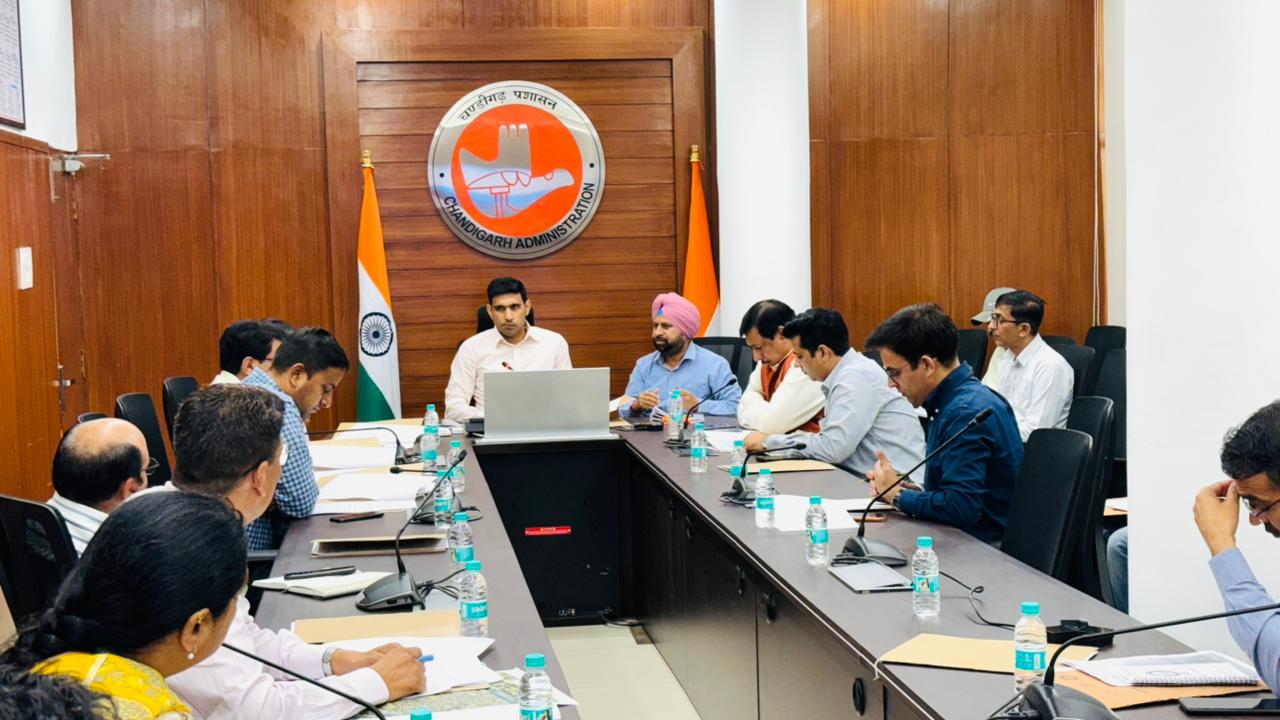  चंडीगढ़ मेयर ने की 2026-27 बजट और प्रोजेक्ट्स की समीक्षा बैठक: कहा- एक साल में पूरे हों शहर से जुड़े सभी विकास कार्य