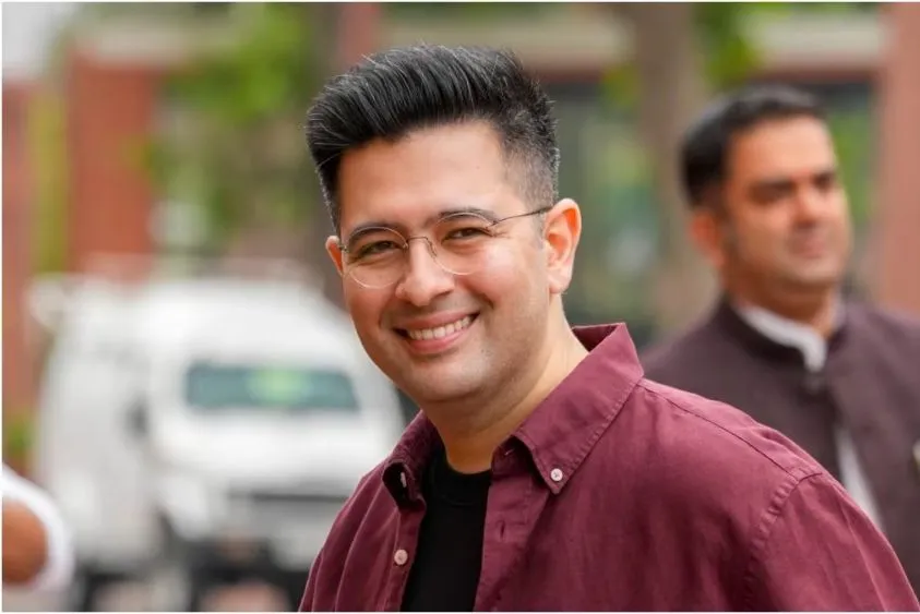 राजनीति में आने से पहले क्या करते थे राघव चड्ढा? जानें डेलॉयट की नौकरी से बीजेपी तक का सफर