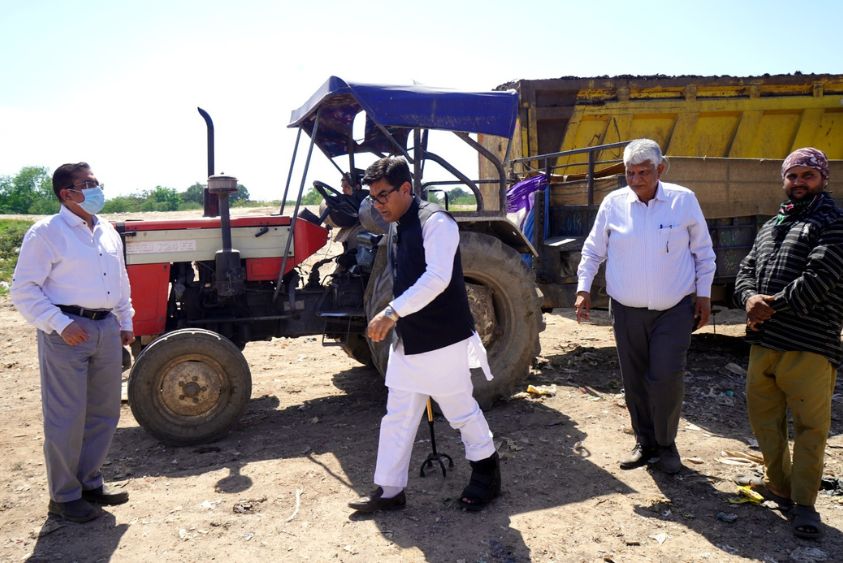  Chandigarh News: मेयर का अल्टीमेटम, 30 अप्रैल तक डड्डूमाजरा डंपिंग ग्राऊंड से पुराना कचरा हटाने के निर्देश