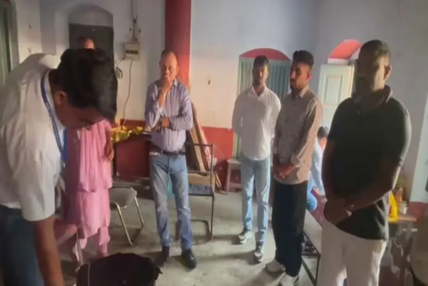  जींद में बोर्ड परीक्षा के दौरान हाई-टेक नकल: स्मार्ट वॉच और फ्लूड के साथ पकड़े गए छात्र