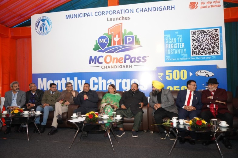 चंडीगढ़ में ‘एमसी वन पास’ पार्किंग सिस्टम की शुरुआत, क्यूआर कोड स्कैन कर बनाएं अपना मासिक पार्किंग प...