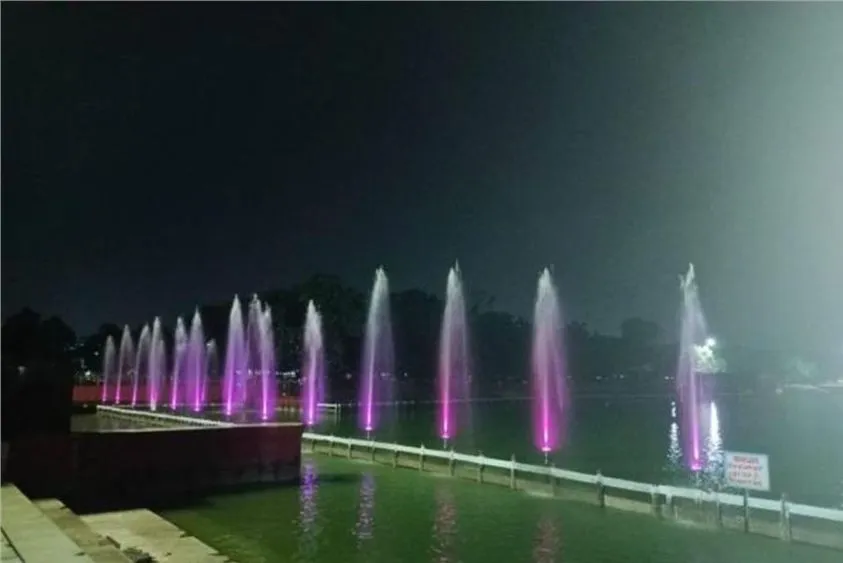  कुरुक्षेत्र के सन्नीहित सरोवर पर चोरी का तांडव: नशेड़ियों ने लाखों के फव्वारे और लाइटें चोरी की