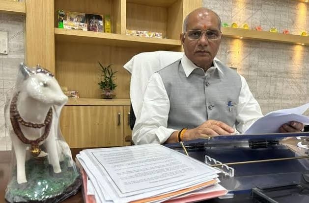 उत्तर प्रदेश के सभी ब्लॉकों पर पशुओं के लिए पशुधन औषधि केंद्र खोले जायेंगे : पशुधन मंत्री