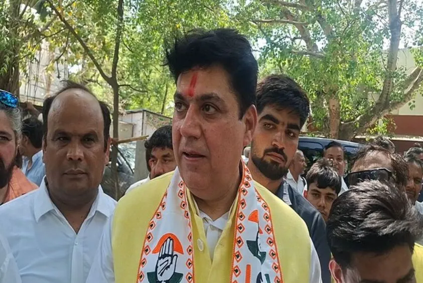 सोनीपत कांग्रेस में बवाल: मेयर प्रत्याशी कमल दीवान ने चुनाव लड़ने से किया मना, नामांकन के बाद लिया य...