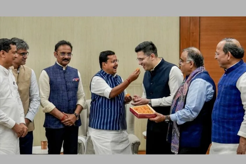 राघव चड्ढा और संदीप पाठक की 'इनसाइड स्टोरी': कैसे 7 दिन में ढह गया आप का राज्यसभा किला