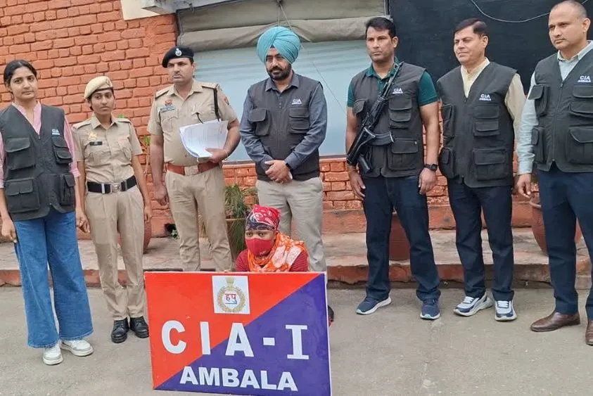 अंबाला में 1.5 करोड़ की हेरोइन बरामद: अफ्रीकी मूल की महिला तस्कर बस स्टैंड से गिरफ्तार