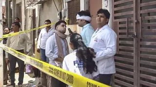 Breaking: जयपुर के रिहायशी इलाके में पटाखा गोदाम में आग, बच्चे समेत 4 की दर्दनाक मौत से मचा हड़कंप