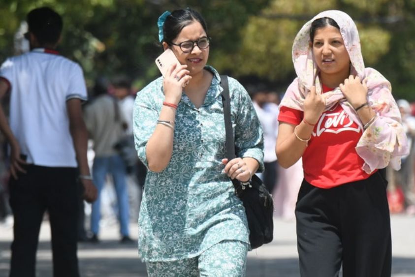  Weather Update: पंजाब व चंडीगढ़ में लू का कहर जारी, तापमान 41 डिग्री पार, 26 अप्रैल से राहत की उम्मीद