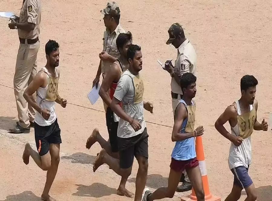 Haryana News: पंचकूला के ताऊ देवीलाल स्टेडियम में PMT परीक्षा, आधुनिक तकनीकों के साथ सभी अभ्यर्थियों...