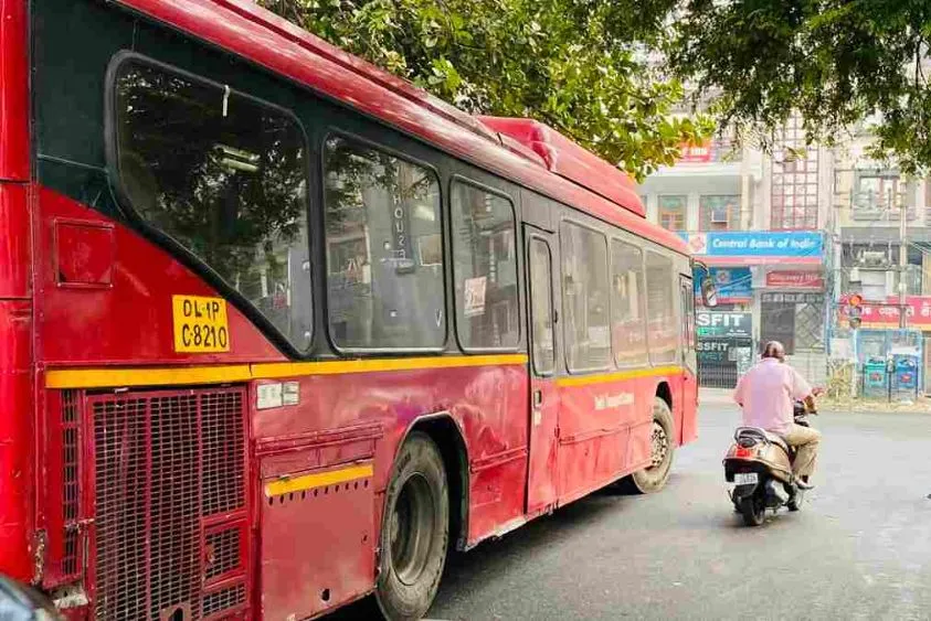 दिल्ली में पिंक कार्ड को लेकर बड़ी खबर: बिना इसके नहीं मिलेगी बसों में मुफ्त यात्रा