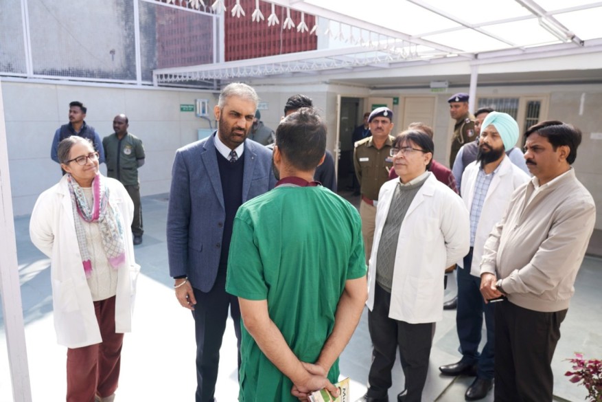 स्वास्थ्य सचिव ने जीएमएसएच-16 के नशा मुक्ति केंद्र का किया निरीक्षण, मरीजों को दी जा रही सुविधाओं की...