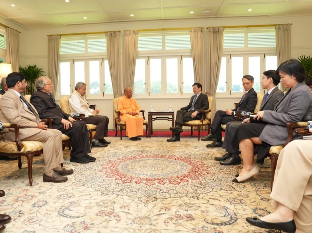 मुख्यमंत्री योगी आदित्यनाथ ने सिंगापुर के उप प्रधानमंत्री और गृह मंत्री से मुलाकात की