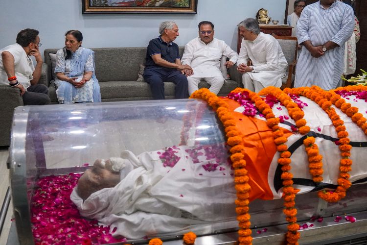 राधाकृष्णन ने भाजपा के वरिष्ठ नेता वी. के. मल्होत्रा ​​के निधन पर शोक व्यक्त किया