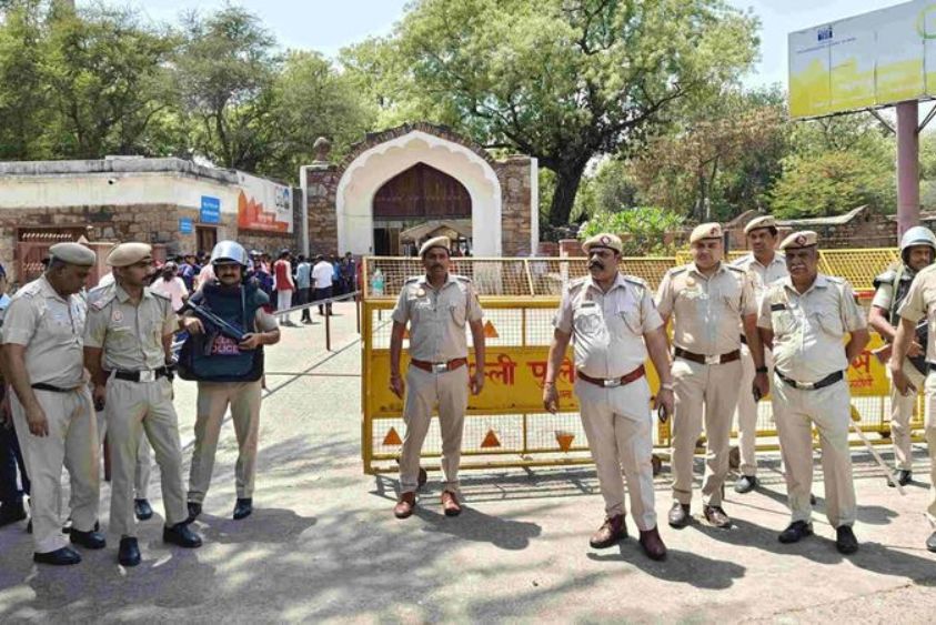 बकरीद के मद्देनजर दिल्ली पुलिस ने राजधानी में सुरक्षा व्यवस्था कड़ी की