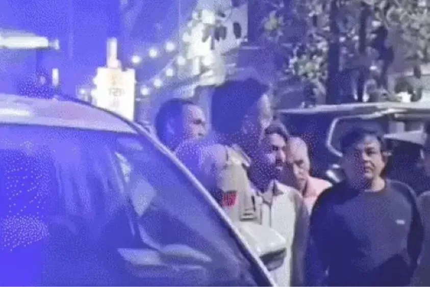 यमुनानगर में खाकी शर्मसार: ढाबे पर आए फैक्ट्री संचालक को SHO ने सरेआम जड़े थप्पड़, CCTV में कैद हुई...