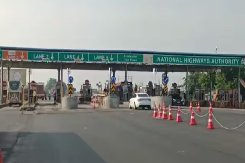Ludhiana News: पंजाब में किसानों के प्रदर्शन के चलते आज सभी टोल 3 घंटे तक फ्री, राज्यपाल ने शाम को द...
