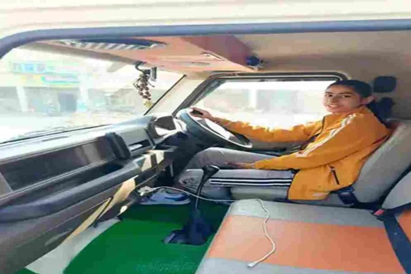  तानों से नहीं टूटीं निशु, लोडिंग गाड़ी चलाकर बदली परिवार की किस्मत, सोशल मीडिया पर छाईं