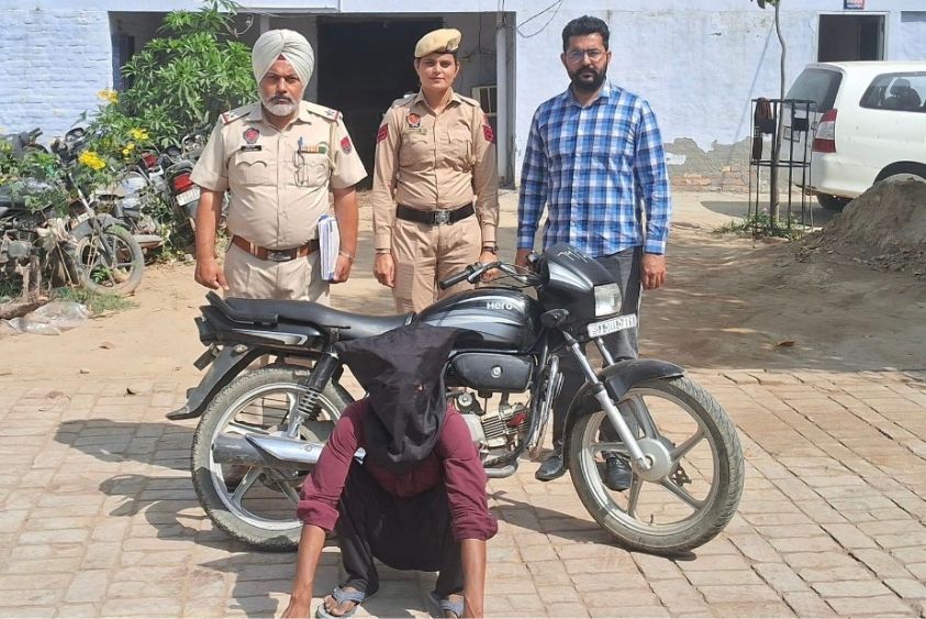  कोटकपूरा पुलिस की बड़ी कामयाबी: कुछ ही घंटों में मोटरसाइकिल छीनने वाला गिरफ्तार, चाेरी की बाइक भी बरामद