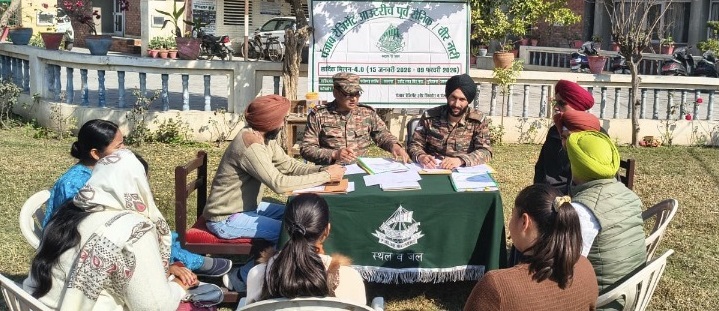 फरीदकोट में मिशन ‘हार्दिक मिलन 4.0’ के तहत एक्स-सर्विसमैन के लिए स्पेशल कैंप, पेंशन से जुड़ी समस्याओ...