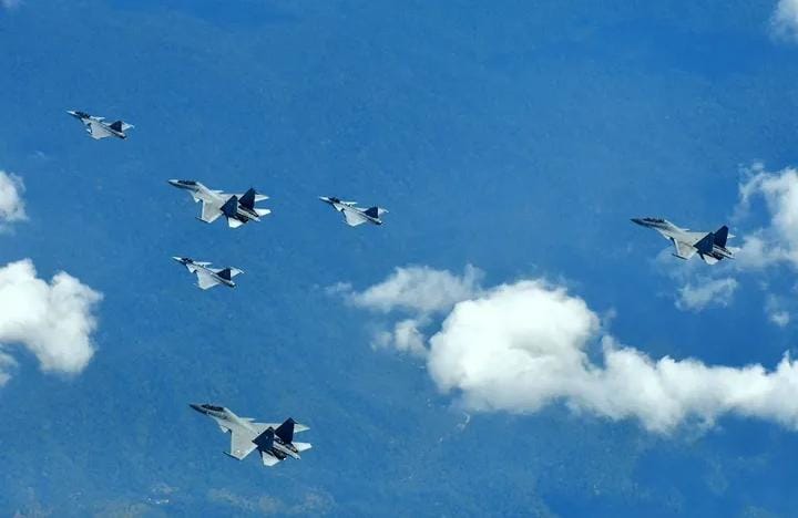 भारत और थाईलैंड की वायुसेनाएं आपसी तालमेल बढ़ाने के लिए संयुक्त अभ्यास कर रहीं