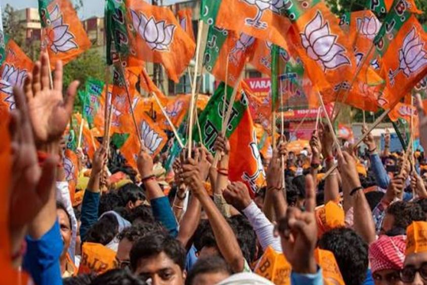  अमृतसर में भाजपा का बड़ा विरोध प्रदर्शन: AAP सरकार पर निशाना, बेअदबी-पार्टी मुख्यालय के बाहर धमाके पर रोष