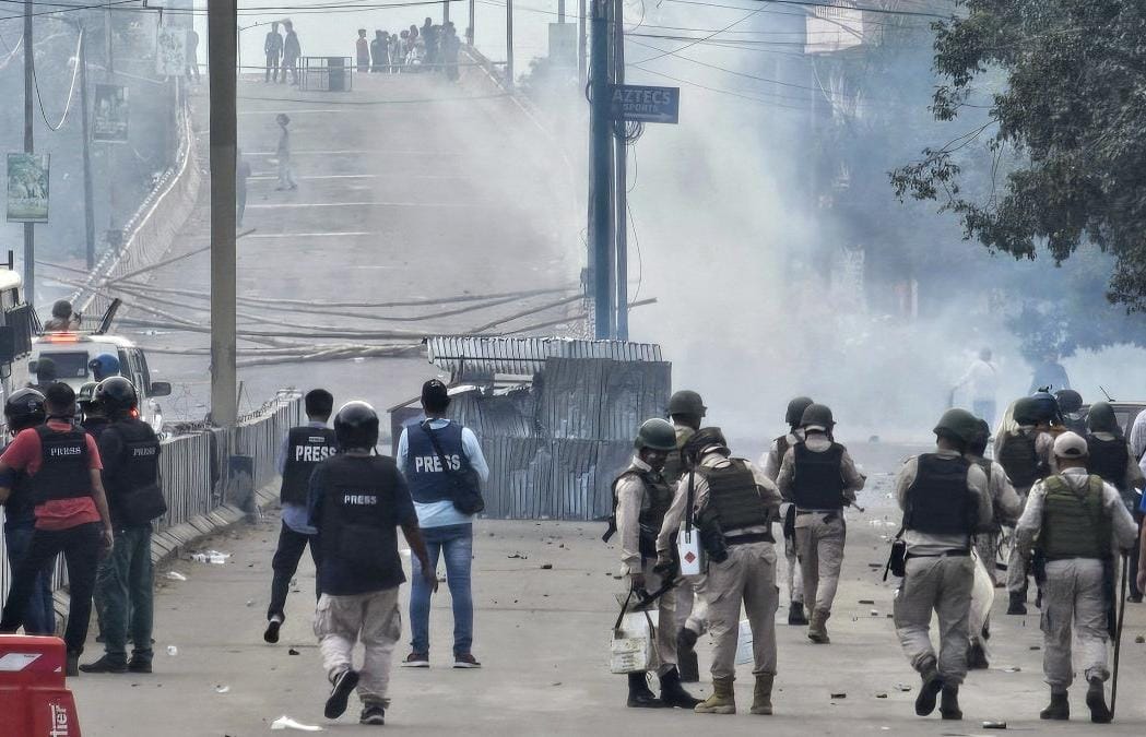 मणिपुर के उखरुल में हिंसा, आगजनी और गोलीबारी, पांच दिन के लिए इंटरनेट सेवा निलंबित