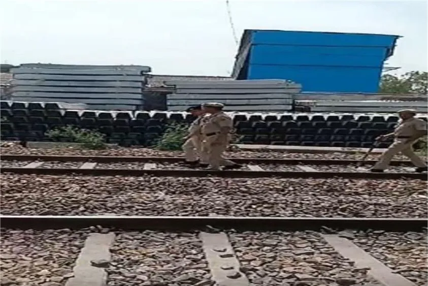 रेवाड़ी रेलवे स्टेशन पर बम की धमकी: सुरक्षा एजेंसियों ने चप्पे-चप्पे की ली तलाशी, हाई अलर्ट जारी