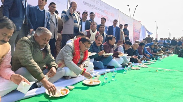 Uttarakhand News: टनकपुर में संस्कृति और समरसता का उत्सव, माघ खिचड़ी भोज में शामिल हुए मुख्यमंत्री ध...