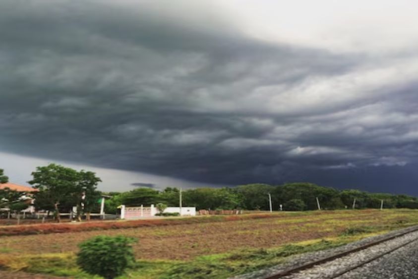  Rajasthan Weather: राजस्थान में फिर बदले मौसम मिज़ाज, 9 जिलों में आंधी-बारिश का ऑरेंज अलर्ट, उदयपुर में बारिश