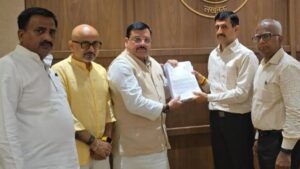 Ayodhya : आप सांसद संजय सिंह ने राम मंदिर भूमि मामले में दस्तावेज एसआईटी को सौंपे