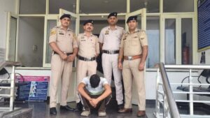 Bilaspur News: बिलासपुर में अवैध शराब तस्करी पर पुलिस का बड़ा एक्शन, 207 पेटी शराब जब्त, एक आरोपी गिरफ्तार