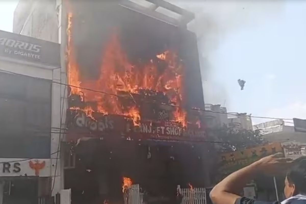 Lucknow Fire Tragedy: प्रोन्नति, नए घर और शादी के सपने जले, पोस्टमार्टम हाउस पर खत्म हुआ सफर