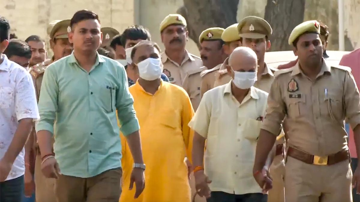Uttar Pradesh: राम मंदिर चढ़ावा चोरी मामले में 8 आरोपी 14 दिन की न्यायिक हिरासत में भेजे गए, पुलिस ने नहीं मांगी रिमांड