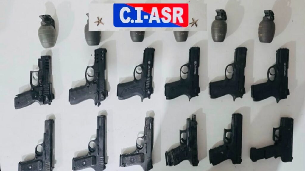 Amritsar News: अमृतसर में ISI समर्थित तस्करी मॉड्यूल का भंडाफोड़, 6 हैंड ग्रेनेड व 12 अवैध पिस्तौल समेत तीन आरोपी गिरफ्तार