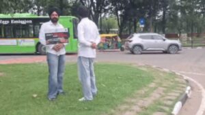 Chandigarh News: चंडीगढ़ में हंगामा करने वाले दो युवकों की बदली ड्यूटी, अब ट्रैफिक पुलिस लाइन के अंदर करेंगे जागरूकता अभियान