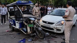 Chandigarh Sector 44 Accident: चंडीगढ़ में कांस्टेबल की कार से ई-रिक्शा क्षतिग्रस्त, चालक घायल, समझौते के बाद मामला शांत