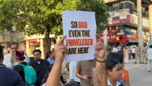 Chandigarh Student Protest: सेक्टर-17 प्लाजा में लगातार पांचवें दिन भी डटे प्रदर्शनकारी, गीतों और शायरी से जताया विरोध