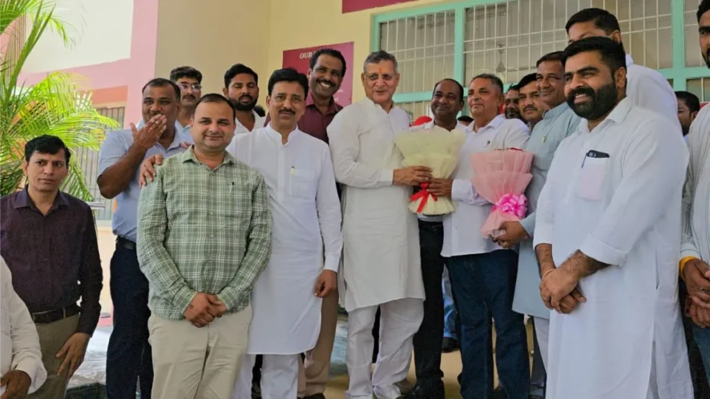 Yamunanagar News: छछरौली में शिवाजी प्रेस क्लब का पहला रक्तदान शिविर हिट, 103 यूनिट रक्त एकत्र, पूर्व मंत्री कंवरपाल ने थपथपाई पीठ