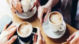 Coffee Facts: क्या वाकई थकान मिटाती है कॉफी? डॉक्टरों ने बताया 'कैफीन क्रैश' का असली सच