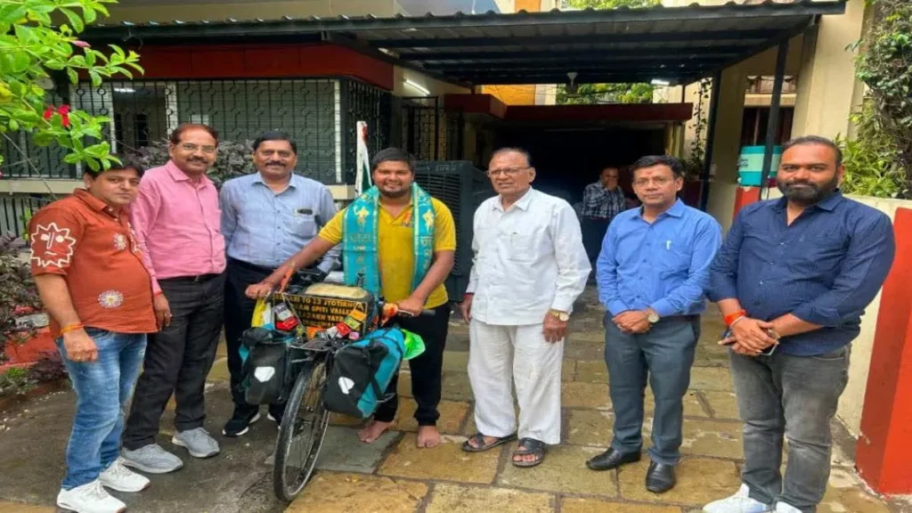 Cycle Tour: रेवाड़ी से उज्जैन पहुंची 'जानू साइकिल': 40 हजार KM की देशव्यापी यात्रा पर निकले महेश ने किए महाकाल के दर्शन